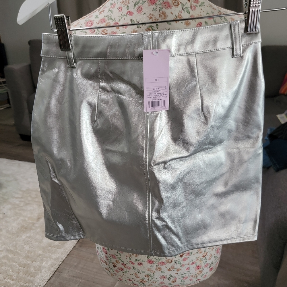 NWT Silver Metallic Mini Skirt - Picture 6 of 6